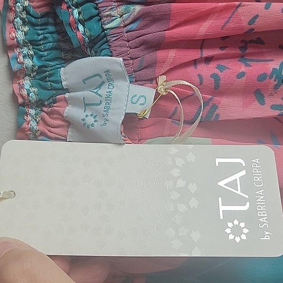 TAJ BY SABRINA CRIPPA-Anastasia off the shoulder embroidered top NWT-Siz… - Picture 6 of 17